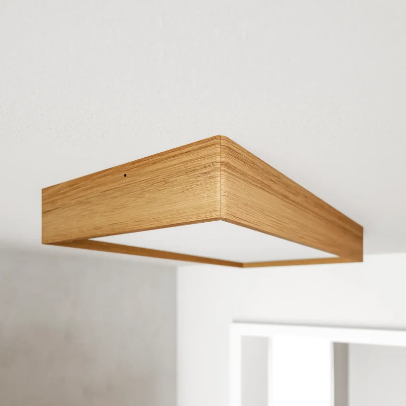 BLOKK 60x30 cm – stropní dřevěné svítidlo s přírodním dekorem