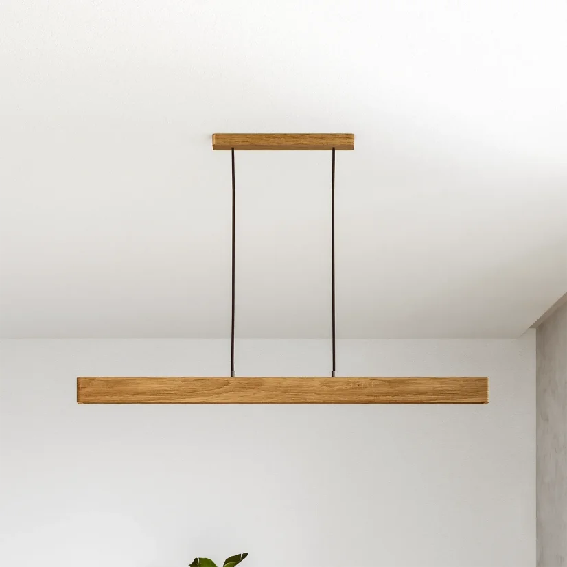 Dřevěné závěsné světlo LINNA 116 cm nad jídelní stůl